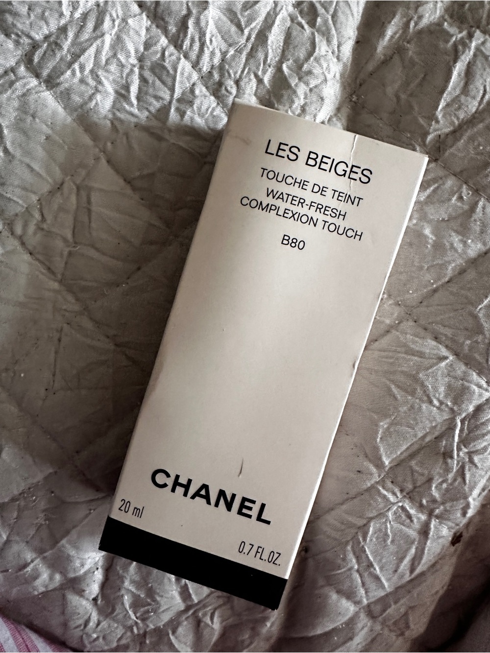 CHANEL Les Beiges Water-Fresh Complexion Touch B80 - White & Black Box
